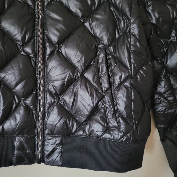 Alo Yoga Idol Quilted Down Bomber Jacket Black - Picture 6 of 9